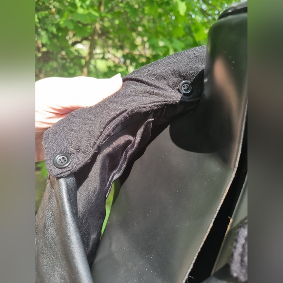 Hot Topic PU leather vest w/ removable hood - Picture 5 of 6